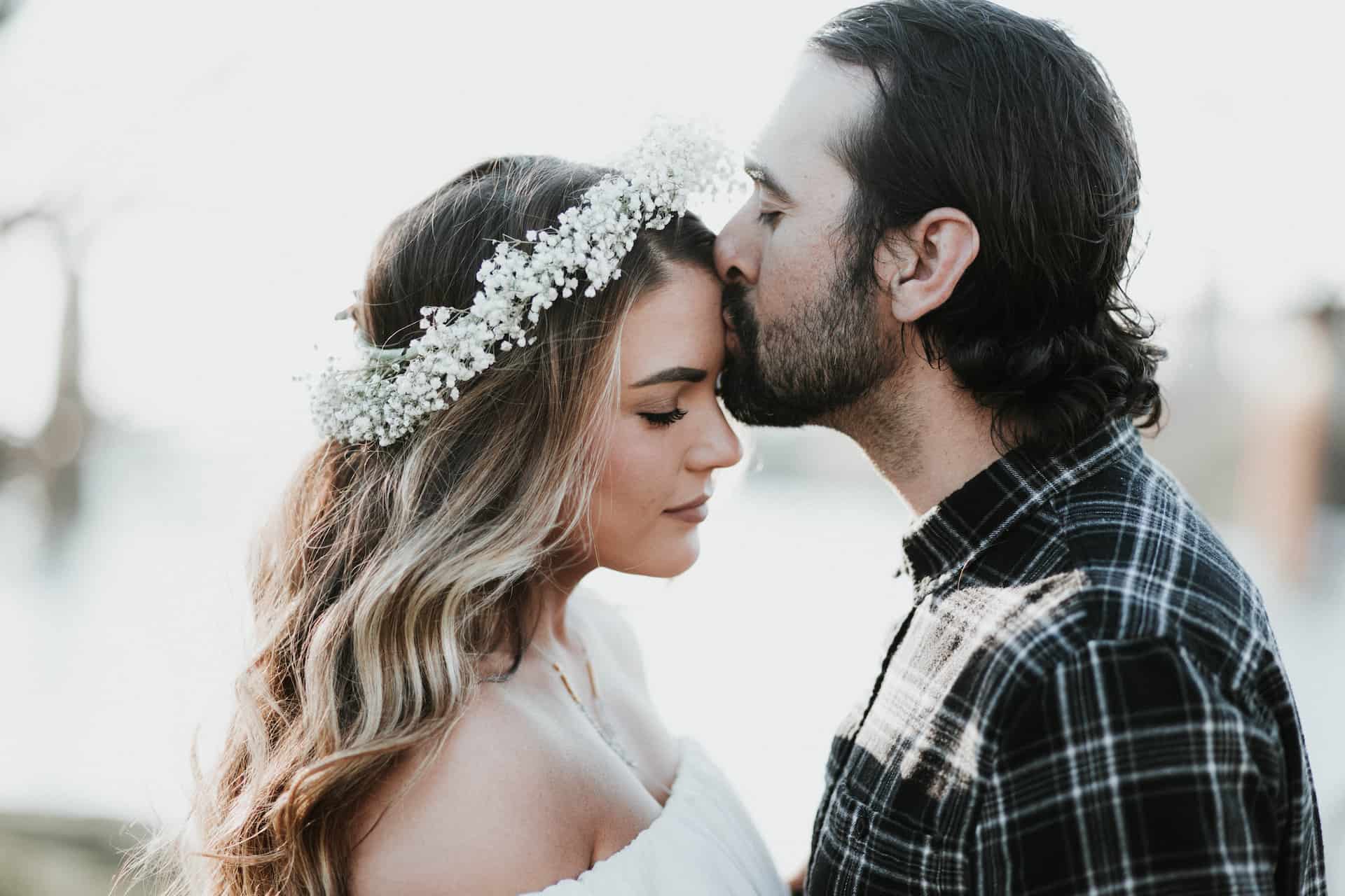 romance-wedding-bride-groom-marriage-floral-crown-1286990-pxhere.com_1